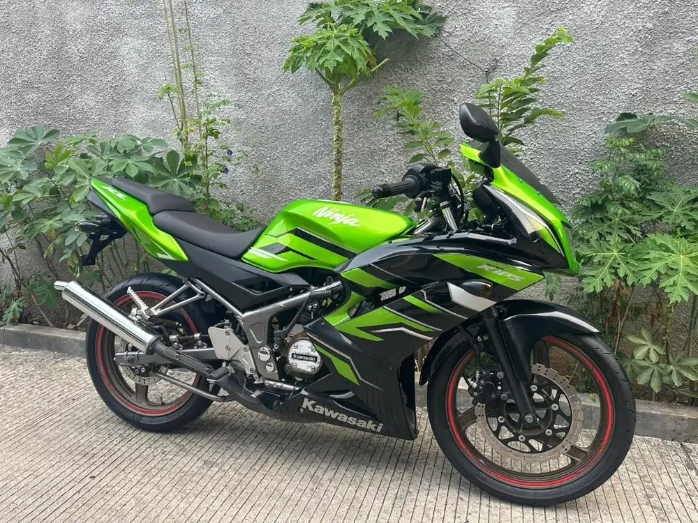 Kawasaki ninja RR 150 thn 2015 motor istimewa