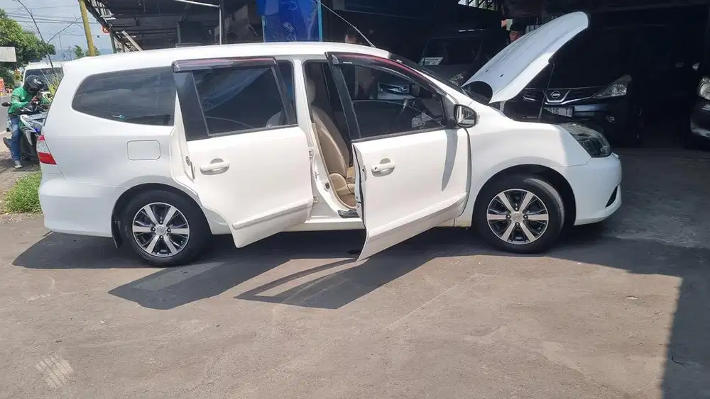 Nissan Grand Livina XV 1.5 CVT 2017 matic