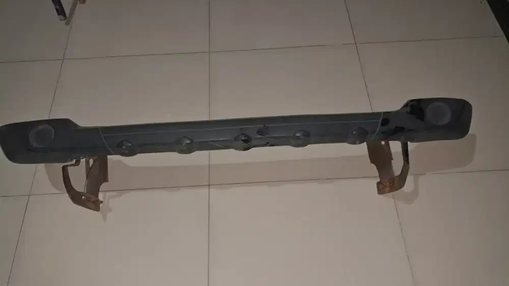 Bumper blkg xenia lama