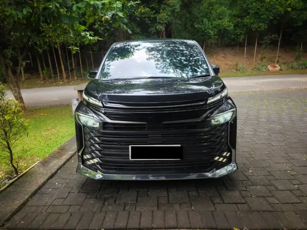 Toyota Voxy 2022