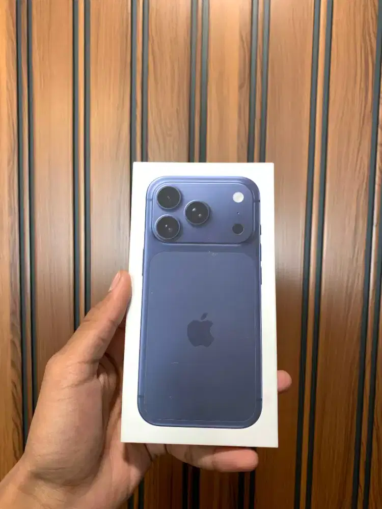 iphone 17pro deep blue 256gb iBox