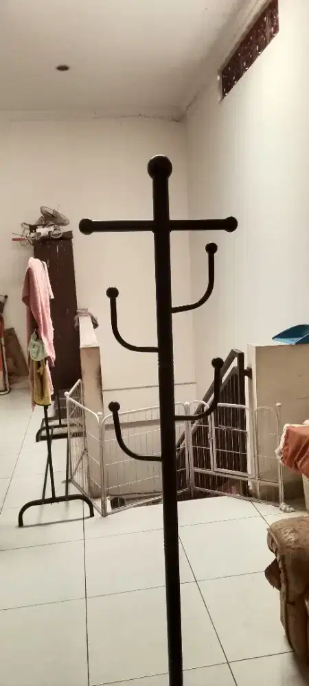 stand hanger baju