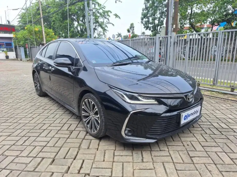 LOW DP Toyota Corolla Altis 1.8 V Bensin-AT 2023 PAK