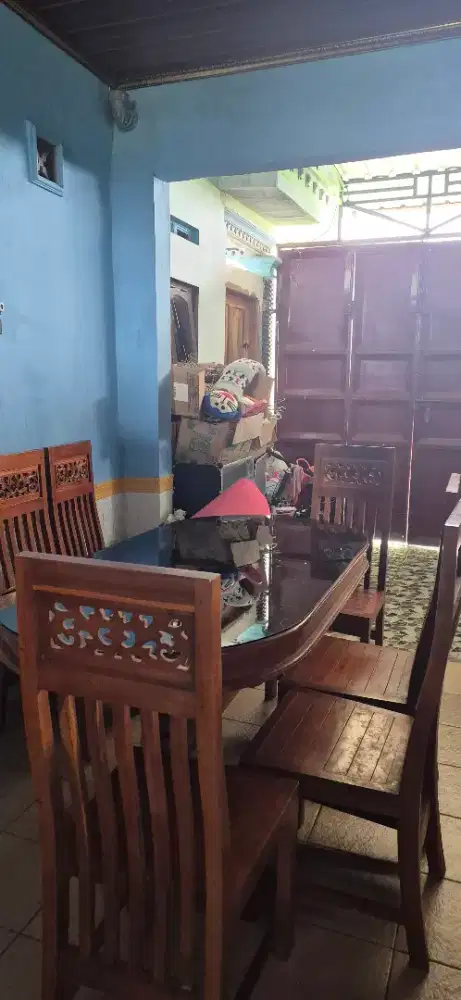 Set Meja Makan Enam Kursi