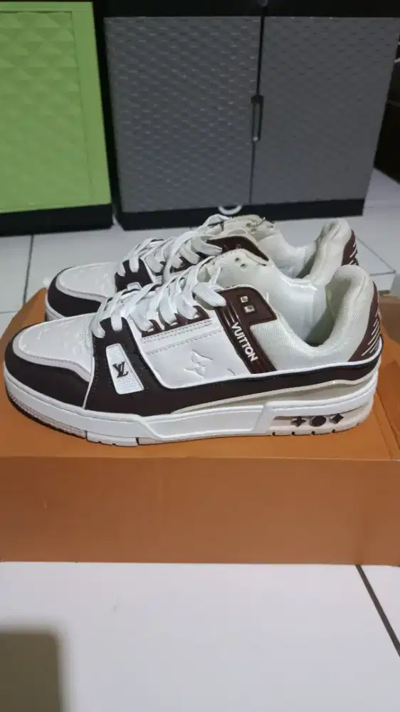 Sepatu LOUIS VUITTON