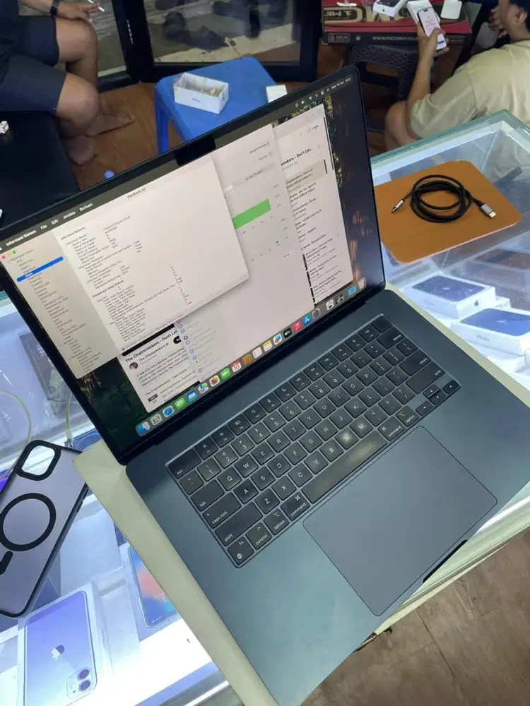 Macbook air m2 512 GB 15 inch ibox