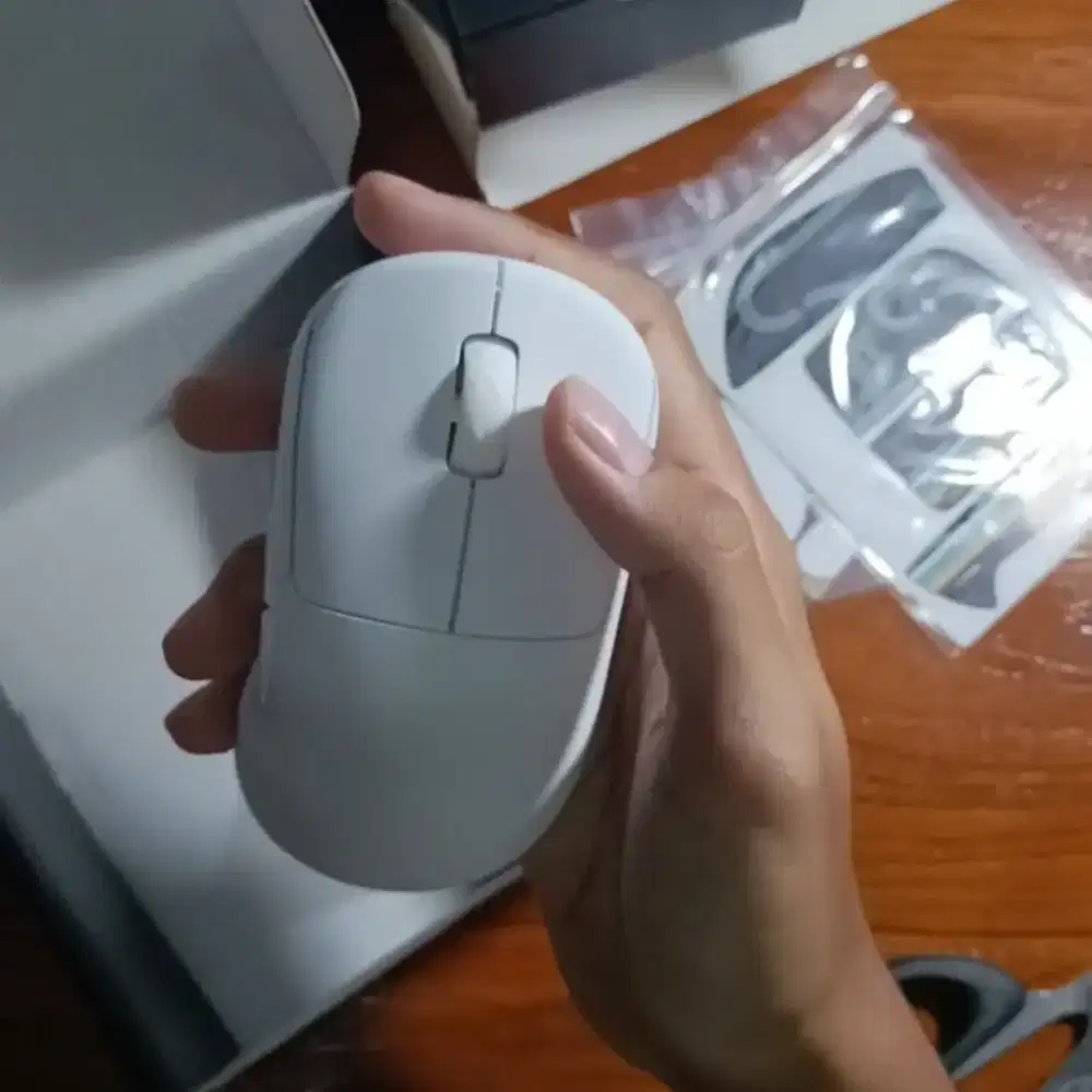 Press Play Iris (Putih) + Glass skate