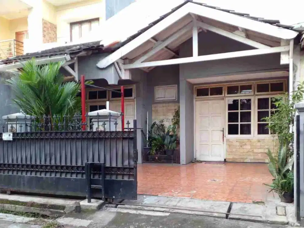 Rumah di jual setrTegis, bebas banjir, Rempoa ciputat timur tangerang selatan, bbs banjir , nego