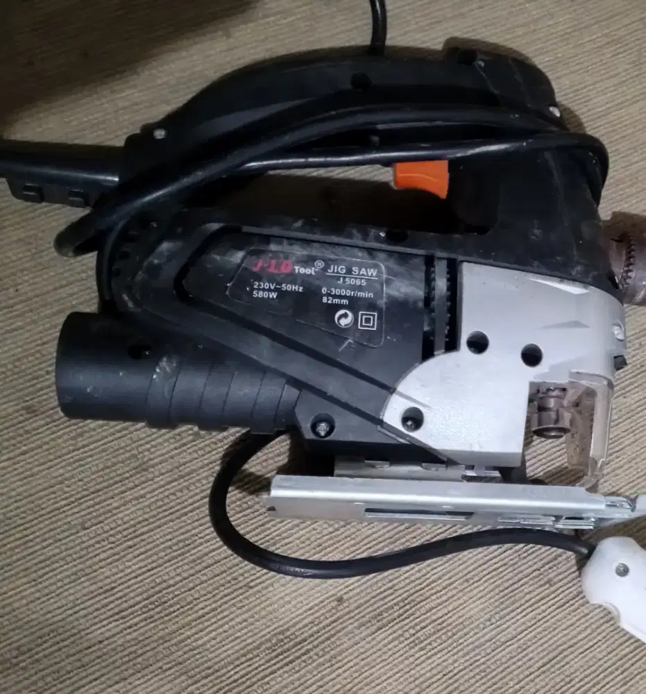 jual jigsaw baru 6 bulan pakai