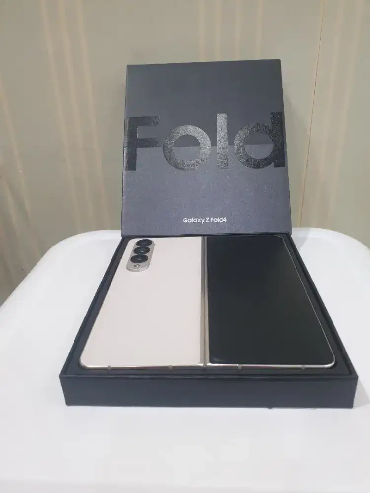 Samsung z fold 4 12/256 sein