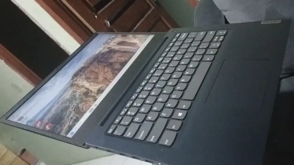 LAPTOP LENOVO AMD RYZEN 5 GEN 8