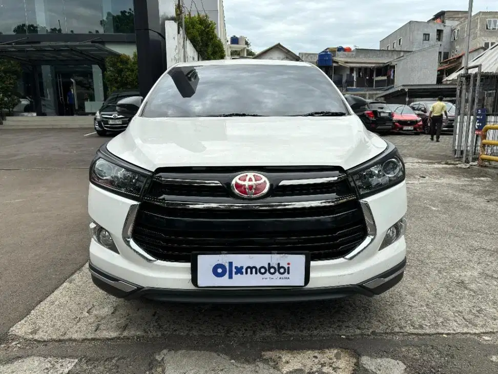 DP MURAH Toyota Kijang Innova 2.0 Venturer Bensin-AT 2019 Putih CSINB