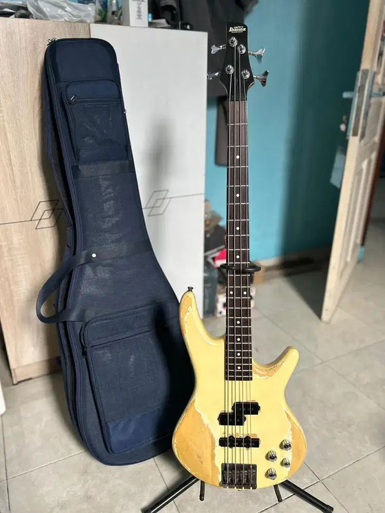 Bass Ibanez Gio + Gigbag
