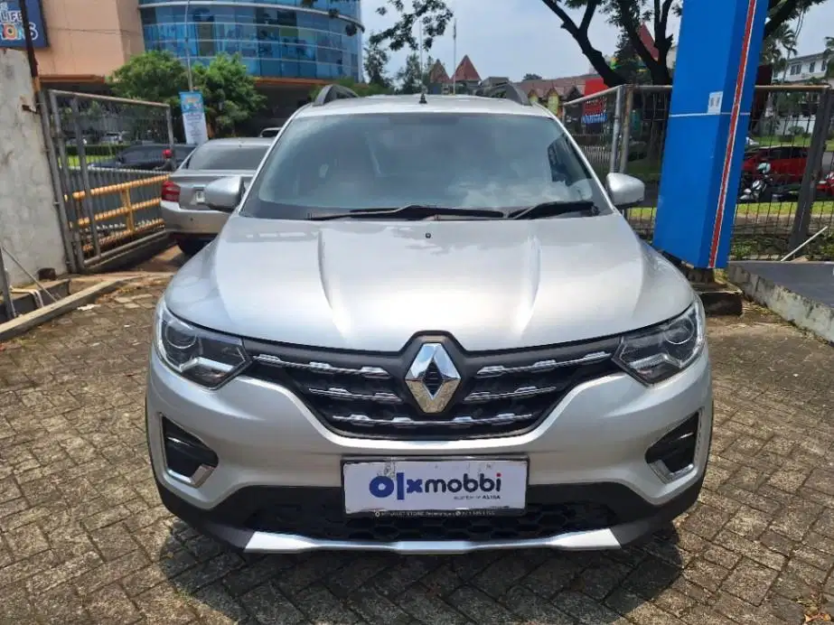 DP MURAH Renault Triber 1.0 RXZ Bensin-AT 2021 Silver CHKAB