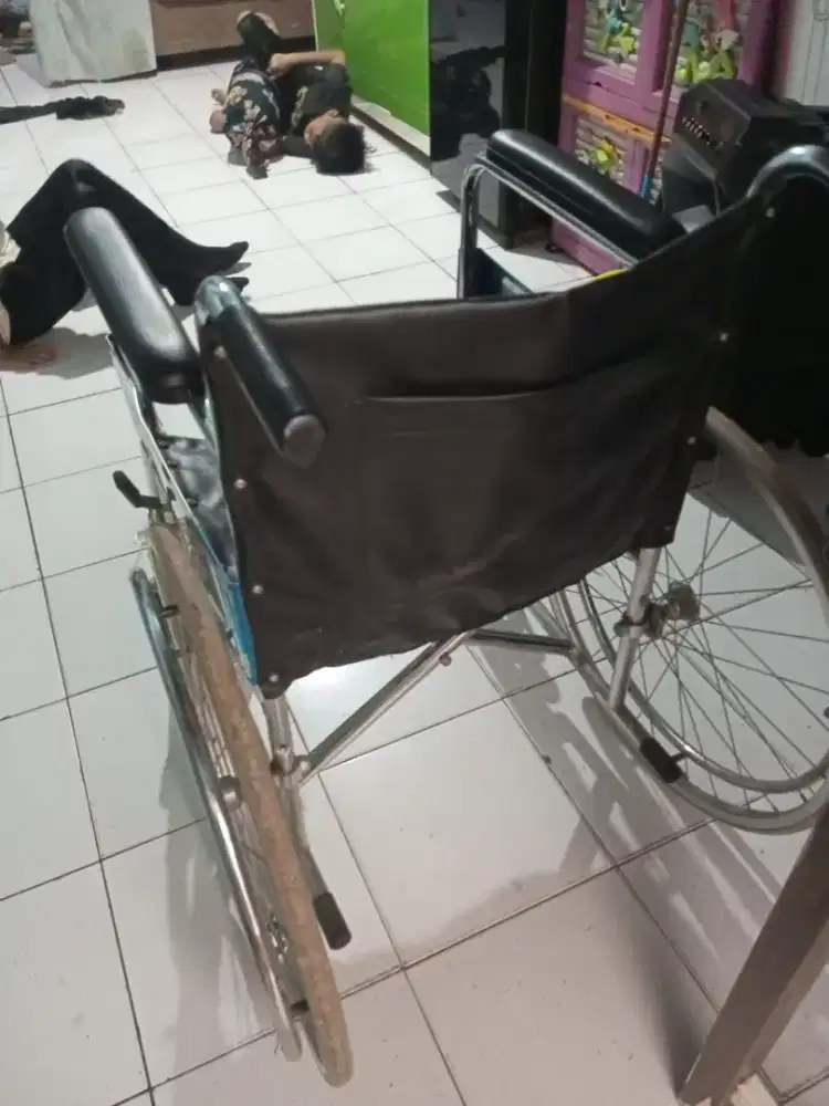 MENJUAL CEPAT KURSI RODA