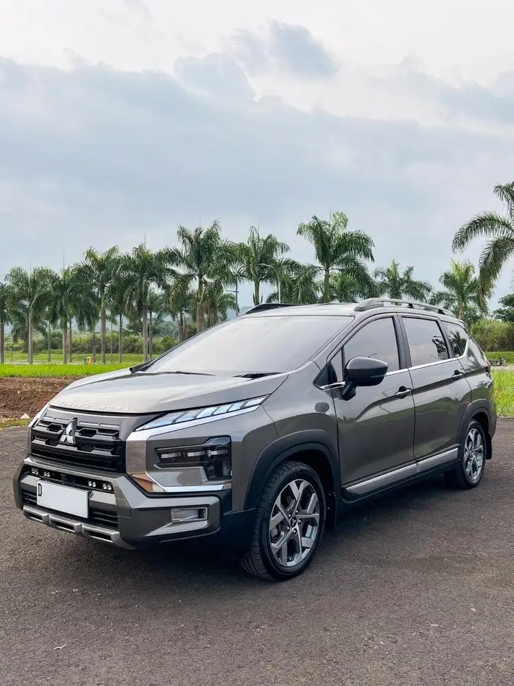 Mitsubishi Xpander Cross 2024 Tangan 1