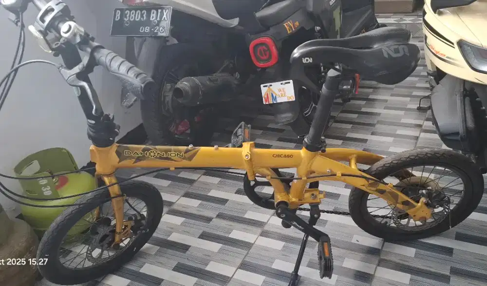 Dijual sepeda lipat merk CHICAGO DAHON.ION