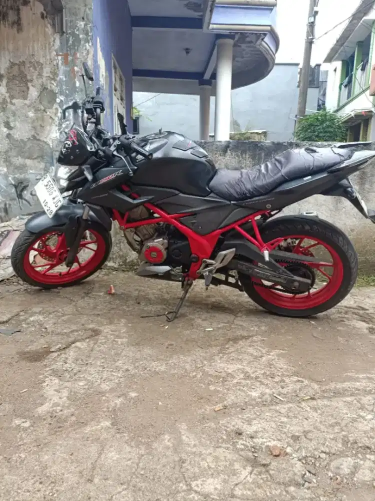 Honda CB 125r 2016