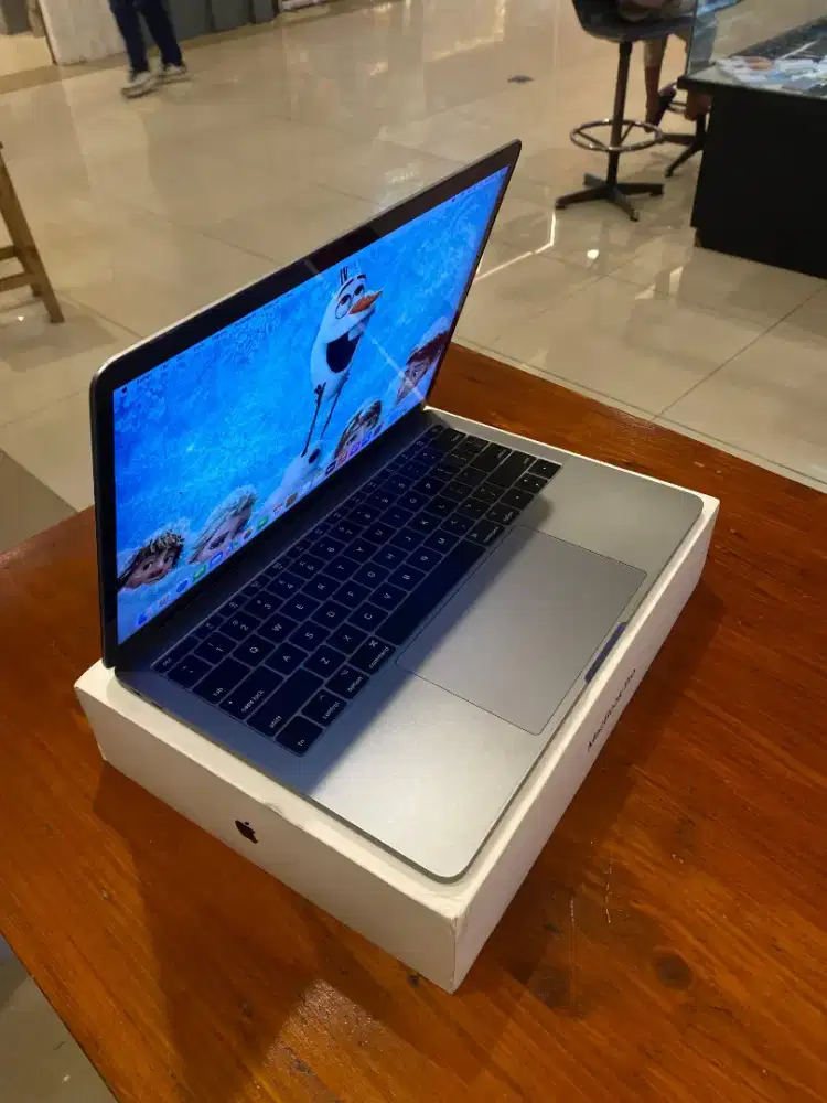 Macbook Pro 13-inch 2017 Non Touchbar - Fullset