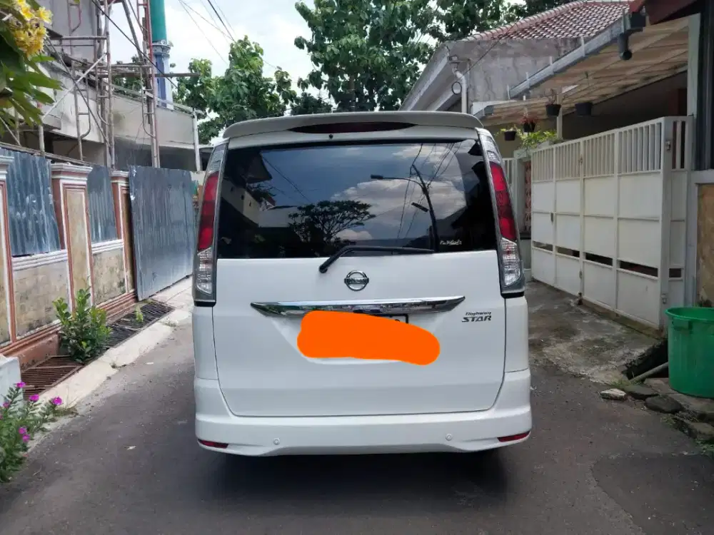 Mau jual Nissan Serena