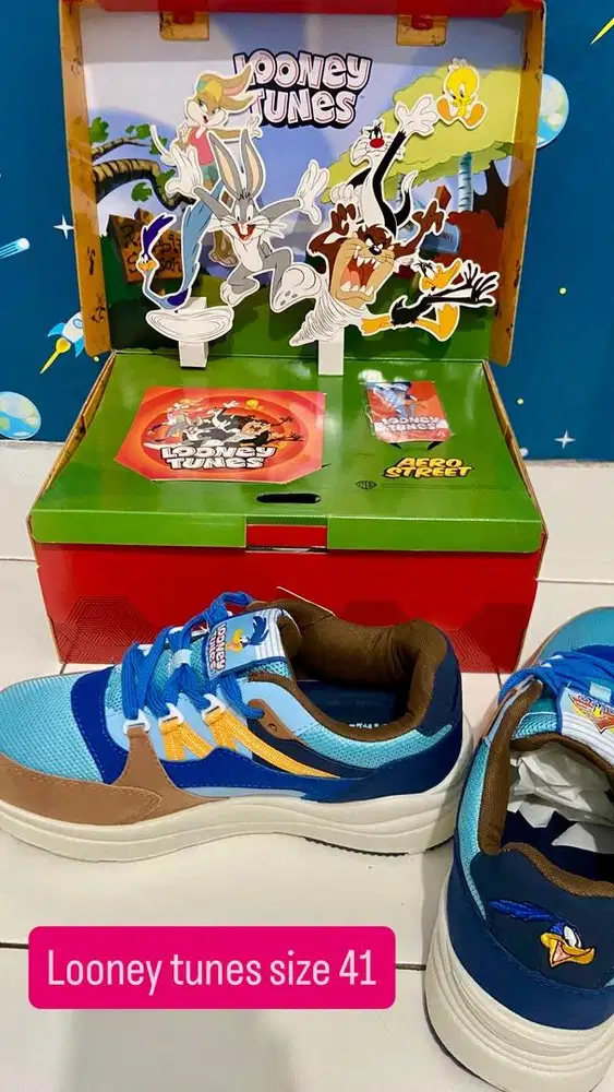 Aerostreet x Looney Tunes
