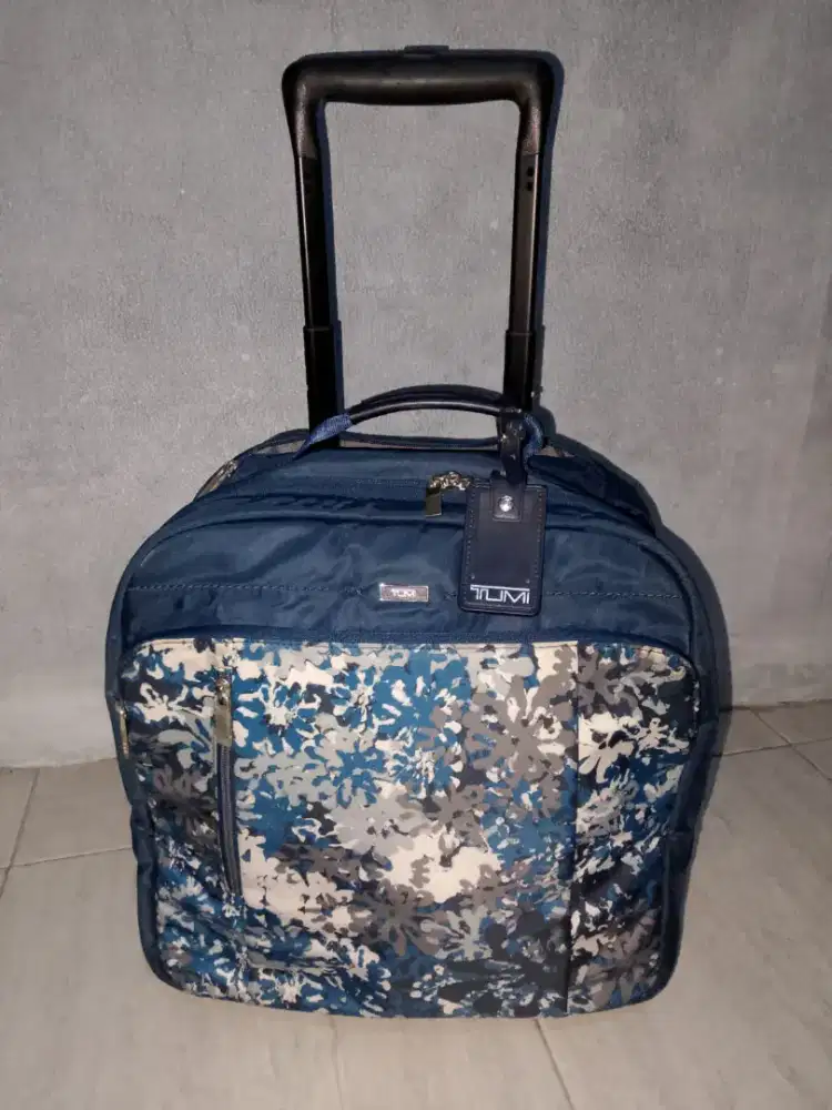 Koper tumi carry on