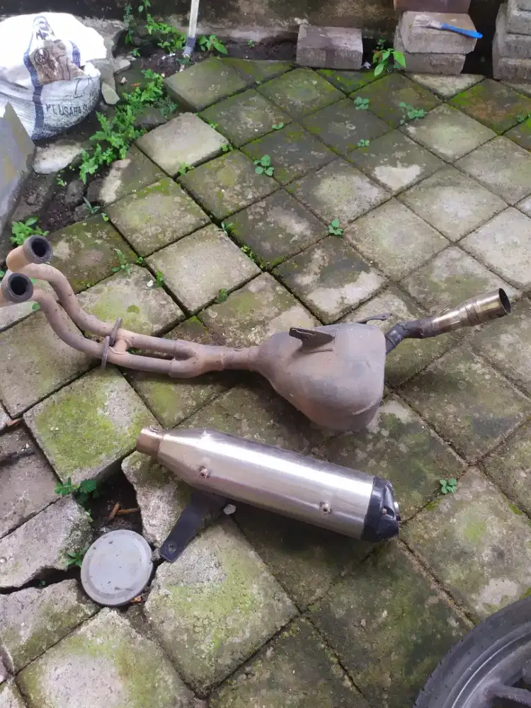 Knalpot motor r25