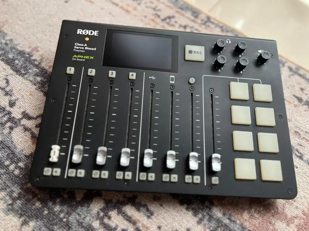 MIXER PODCAST RODE CASTER PRO