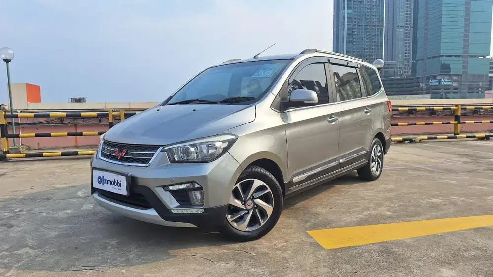 DP MURAH - Wuling Confero S 1.5 L Lux Plus Bensin-MT 2020