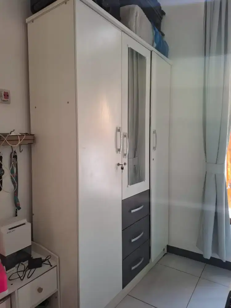 Lemari buat baju