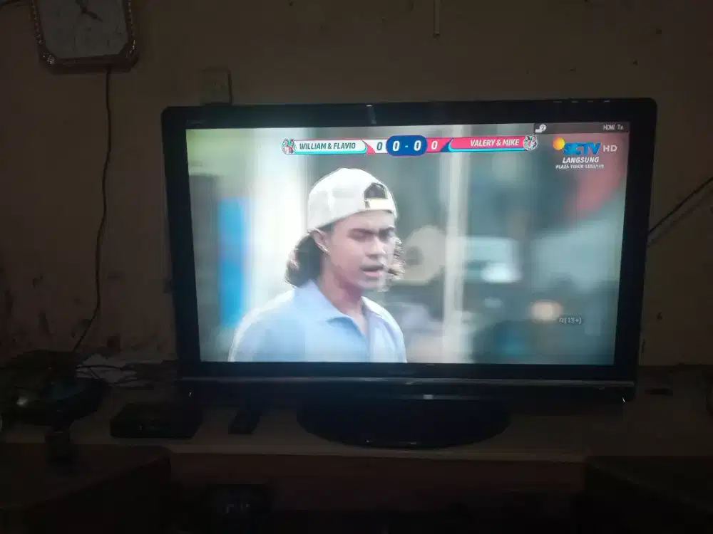Televisi merek Sharp bekas 42 inci