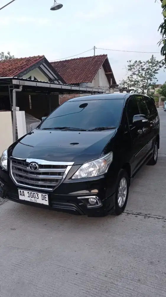 Inova bensin tipe V Luxury matic 2014