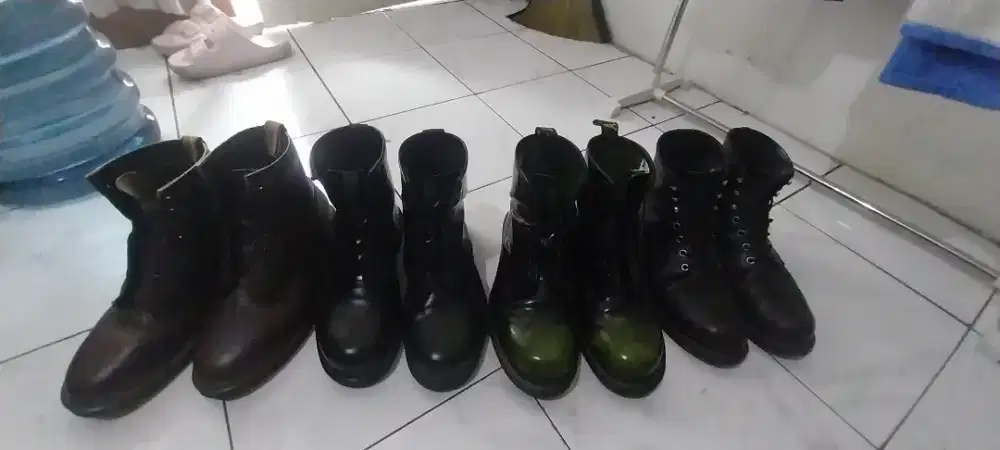 Sepatu Dr. Marteens