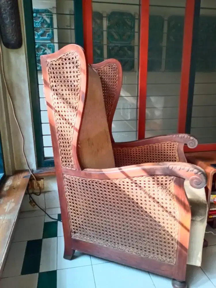 Edisi pindahan.. Jual 1 kursi antik, baca deskripsinya.
