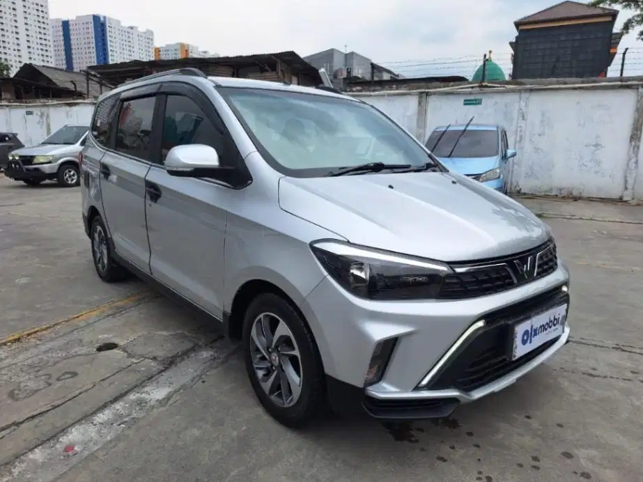 DP MURAH Wuling Confero S 1.5 L Lux Plus Bensin-MT 2022 Silver CWIGB
