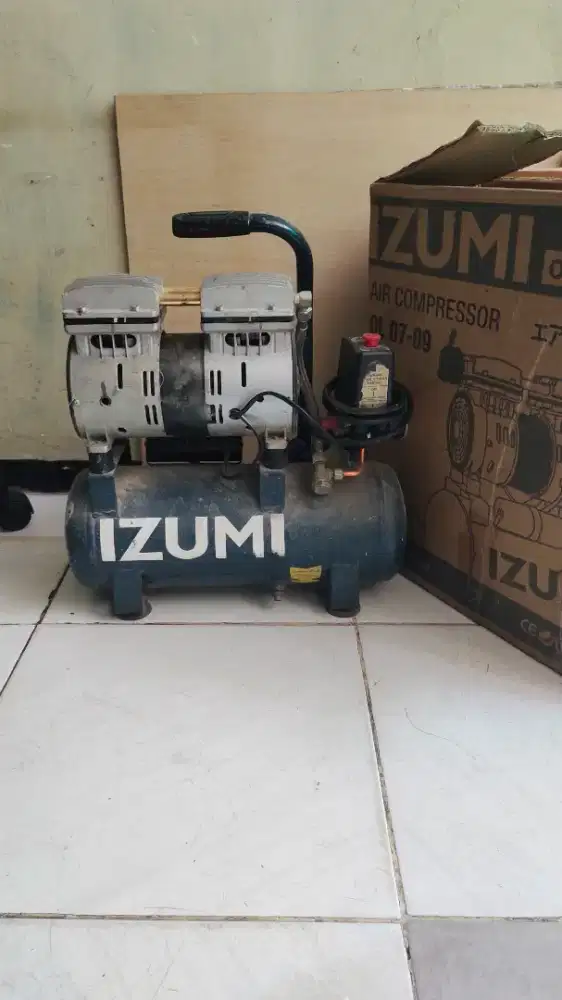 Kompresor Izumi oiles 12 liter
