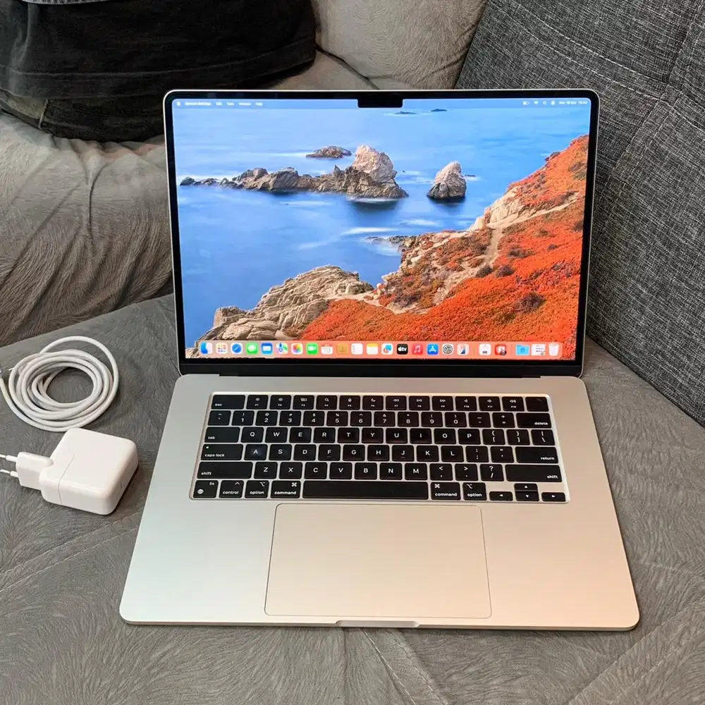 Macbook air M2 8/256 15inch 2023