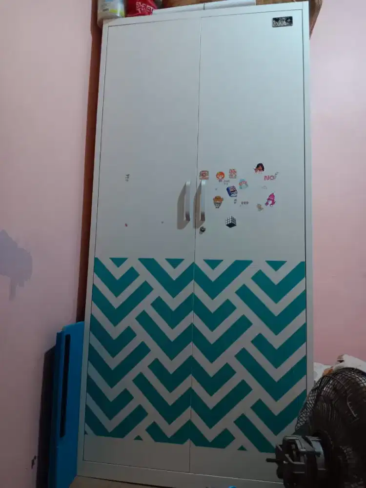 lemari besi 2 pintu