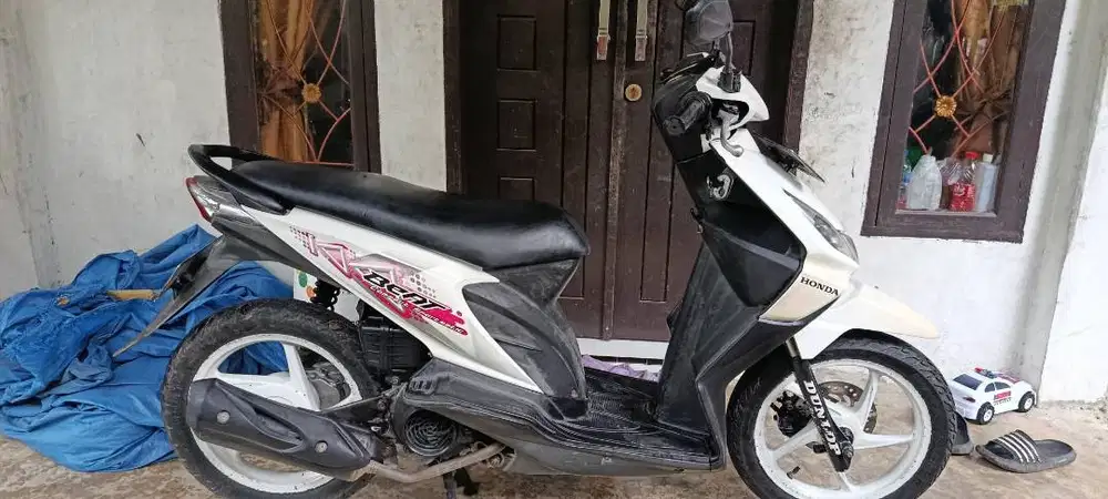 Dijual motor Beat 2011