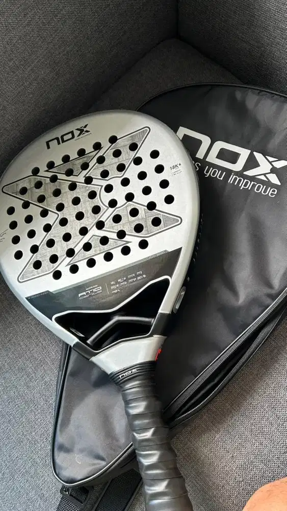Raket Padel Nox AT10 Agustin tapia carbon 18K