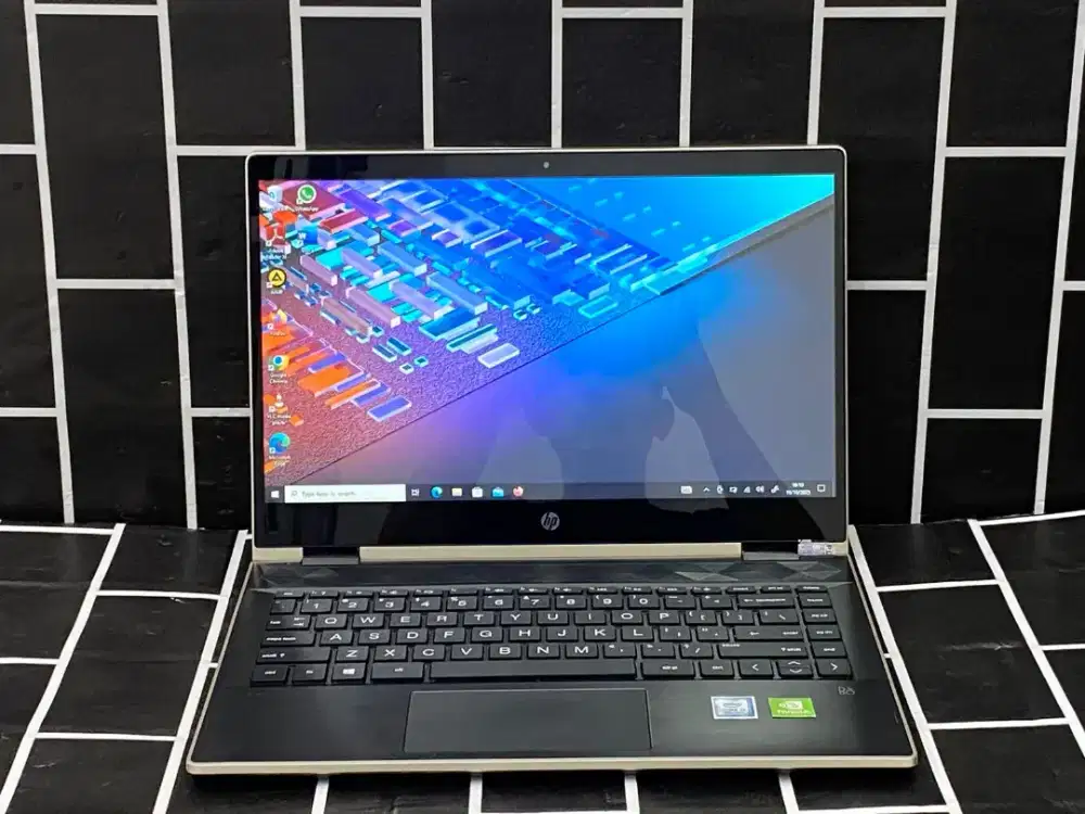 HP Pavilion x360 Touchscreen/ Intel Core i3-8130U/Ram 8GB /SSD 256GB