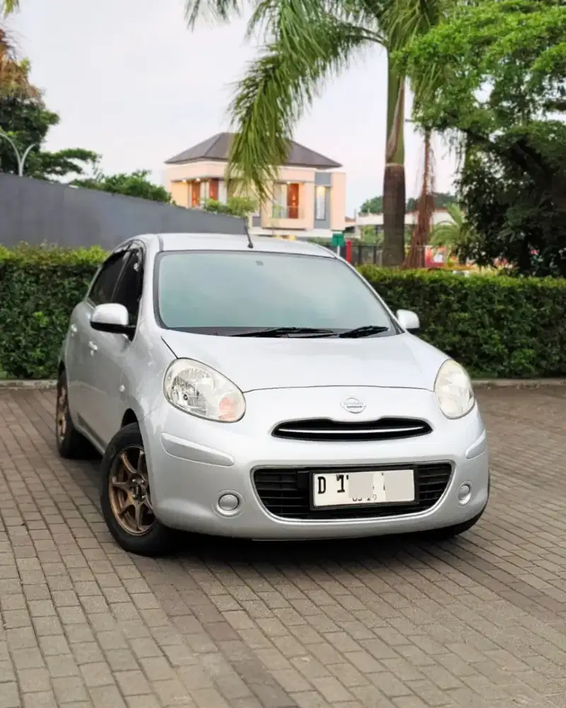 Nissan March 2013 Bensin MT Low KM