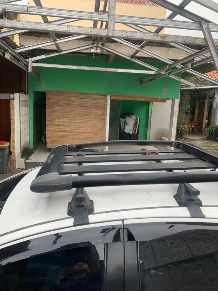 Roof rack / rak atas mobil