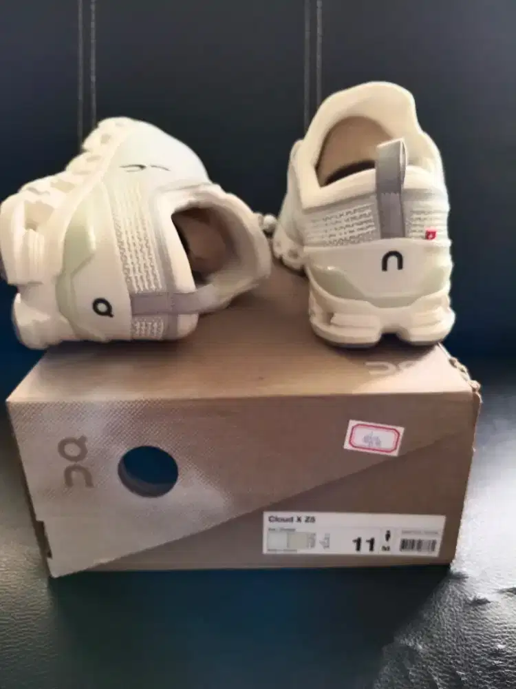 Sepatu on cloud x z5