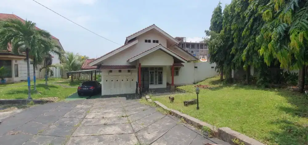 Rumah di Lingkungan Bisnis dan Tempat Usaha