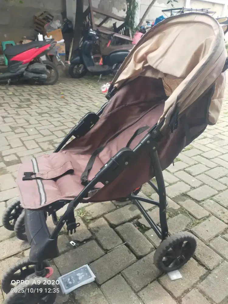 Stroller bay second
