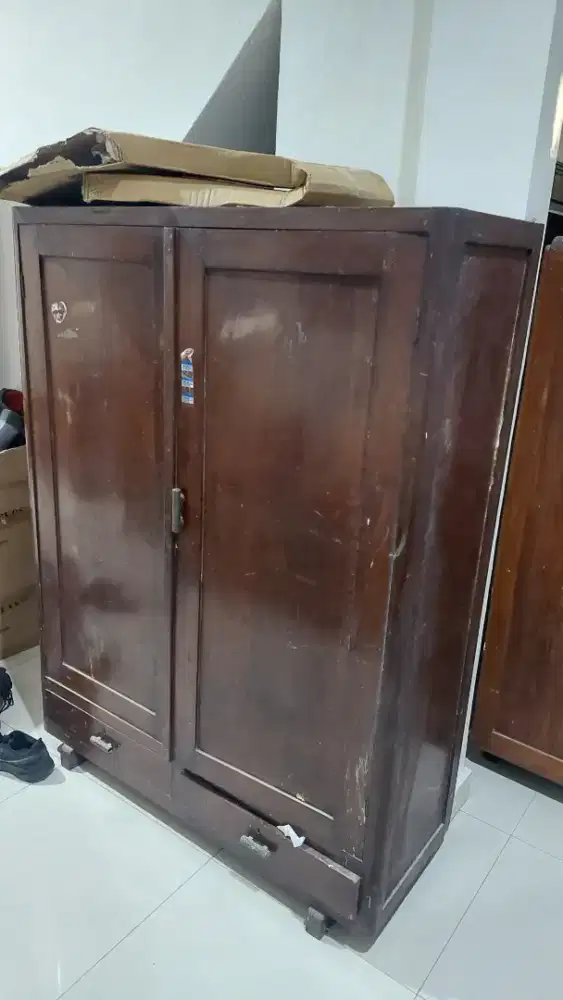3 lemari kayu jati