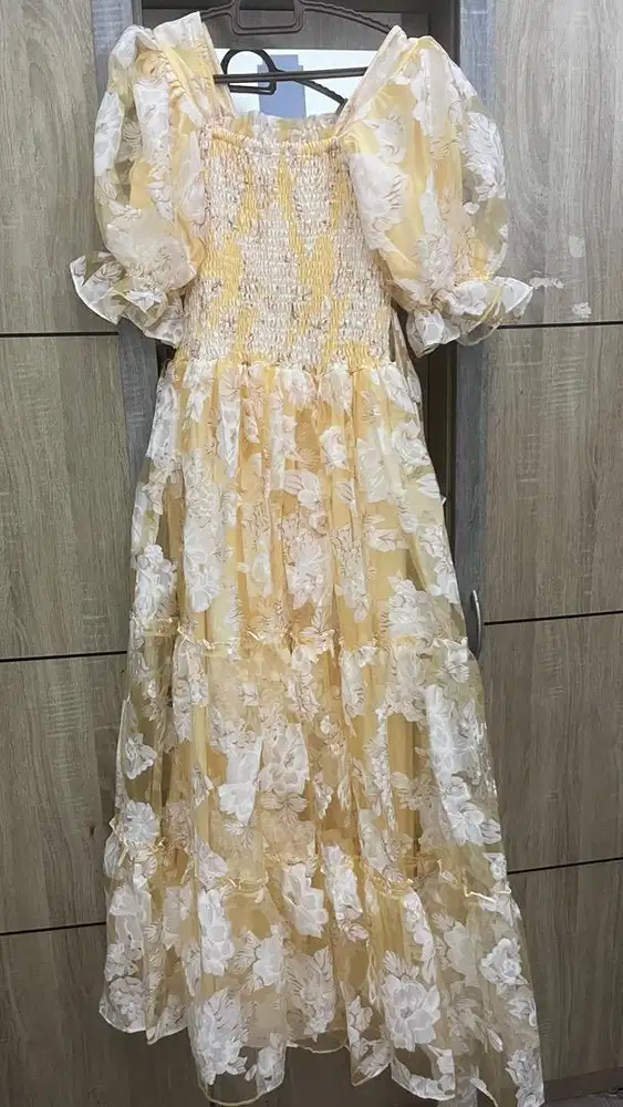 Di Jual Dress pesta masih baru belum di pakai