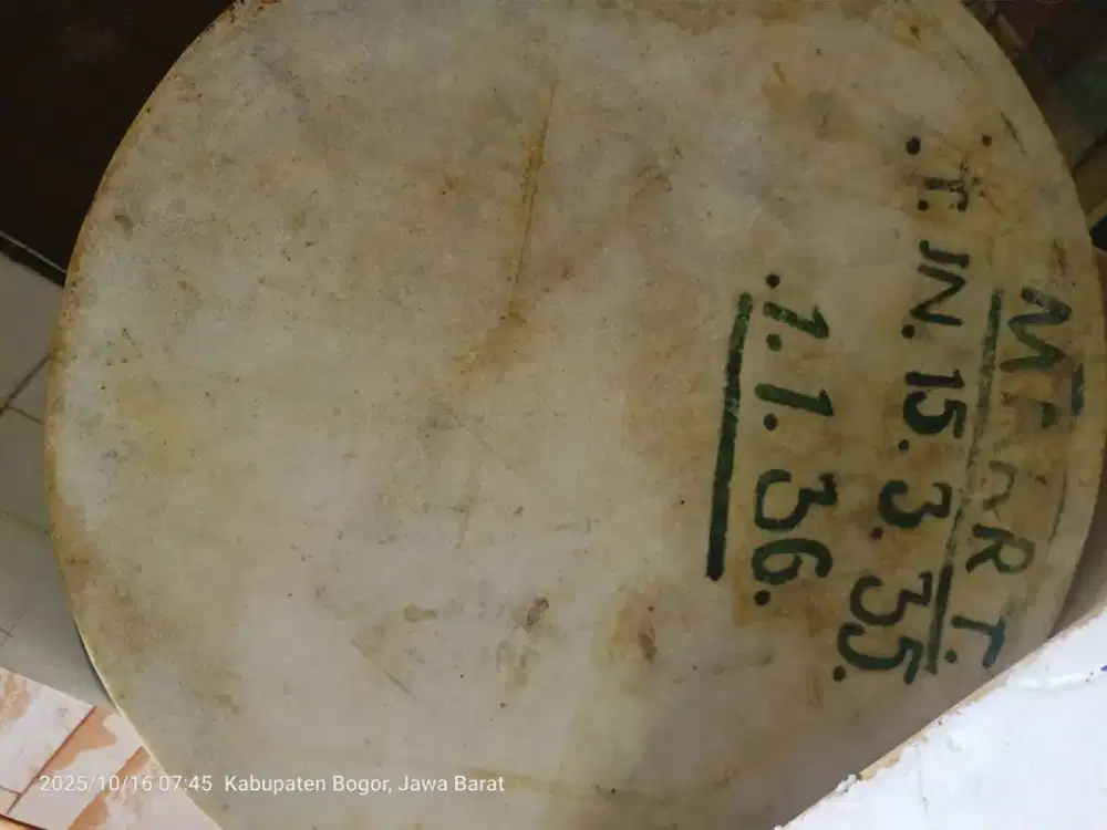 Coba cek mahar nih saya punya meja marmer kuno 1935