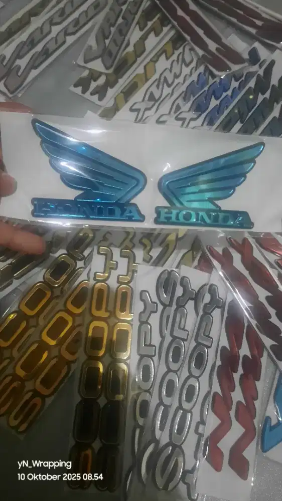 Emblem akrilik timbul